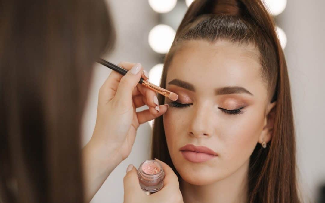 Umjetnost šminkanja: Kako istaknuti svoj izgled uz pomoć makeupa